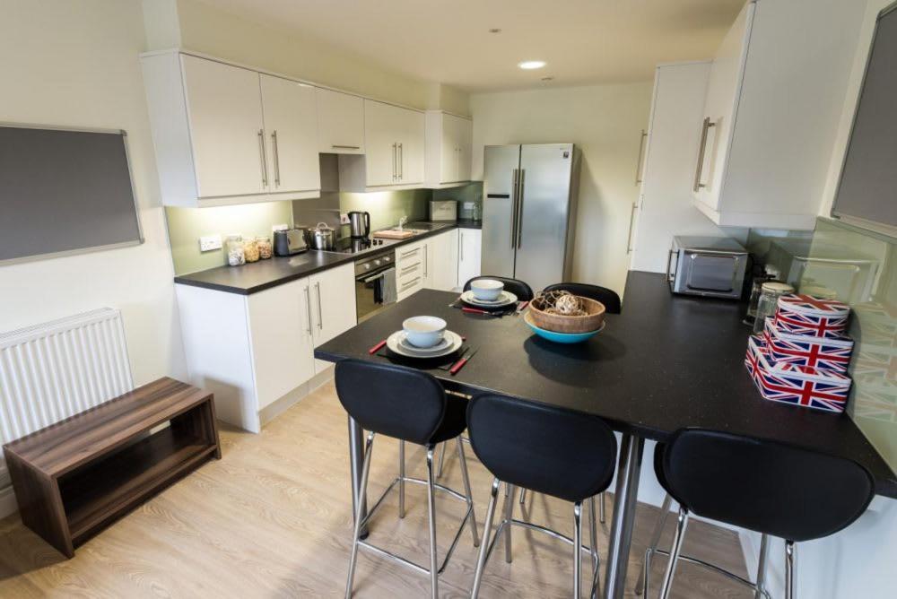 Zeni 5 Bed Apartment In Central Έξετερ Εξωτερικό φωτογραφία